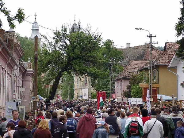 08. A CSÍKSOMLYÓI BÚCSÚ