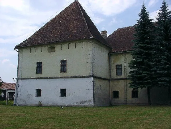 10. Mikóvár